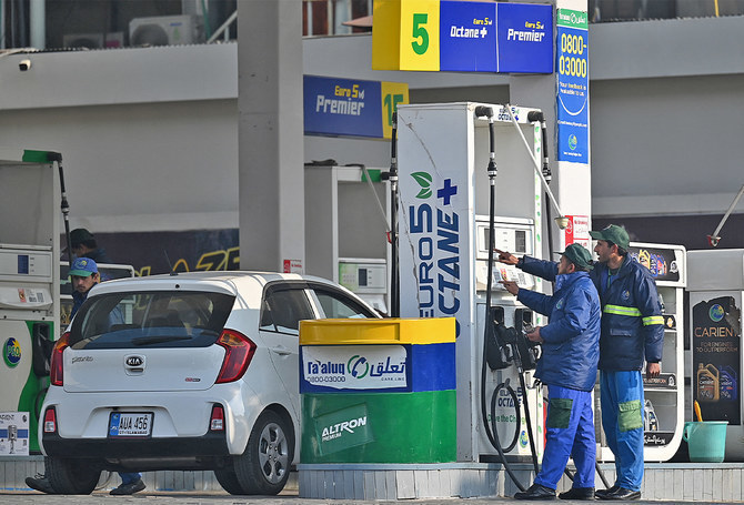 Huge Increase in Petrol Price Expected in Pakistan from Tomorrow