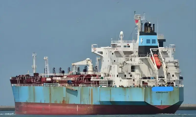 ایرانی آئل ٹینکرز: سمندر میں موجود ٹِکنگ ٹائم بم، ماہرین کا انتباہ