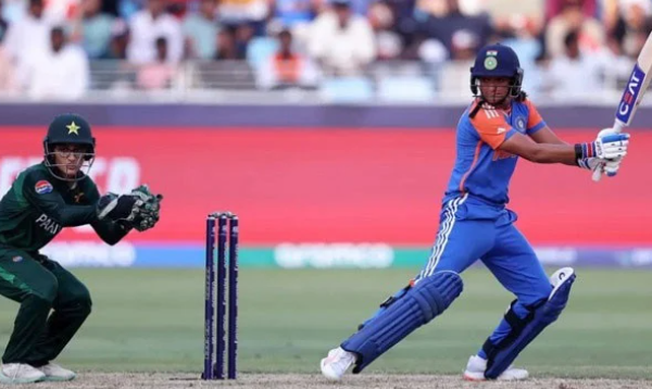 India Beat Pakistan in Women's T20 Worldcup