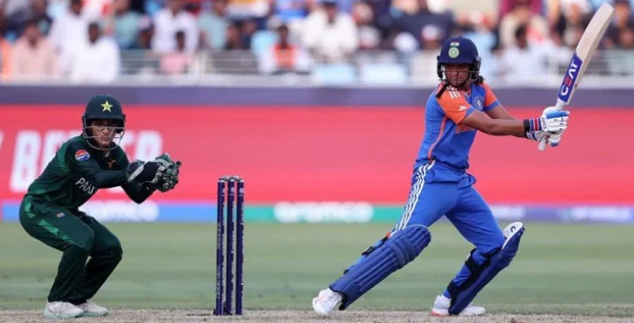 India Beat Pakistan in Women's T20 Worldcup