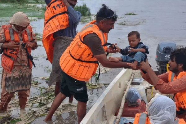 people evacuated Punjab floods