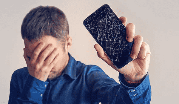 Self-Healing Smartphone