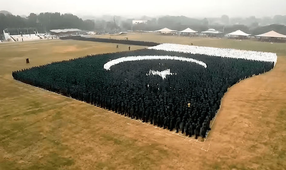 Pakistan human flag record