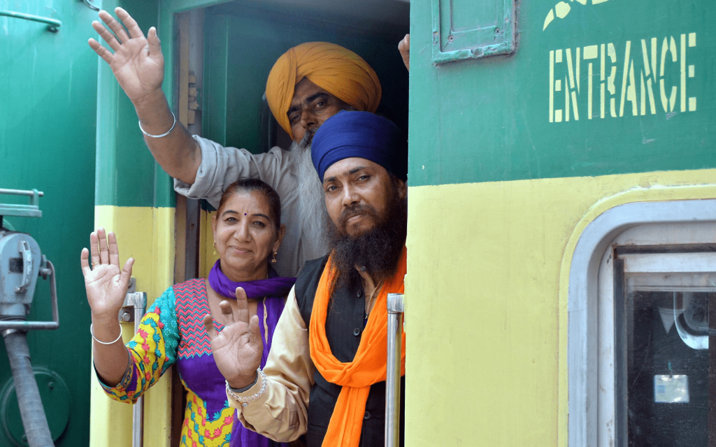 Sikh Pilgrims Visit Lahore to Celebrate Guru Nanak’s 555th Birthday