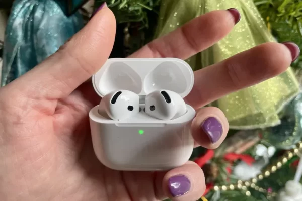 Apple AirPods 4