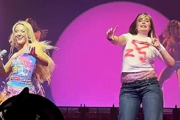 Zara Larsson Fan Moment