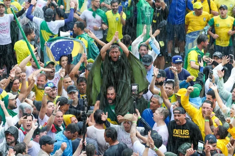 Lightning Strike Injures Dozens at Bolsonaro Support Rally