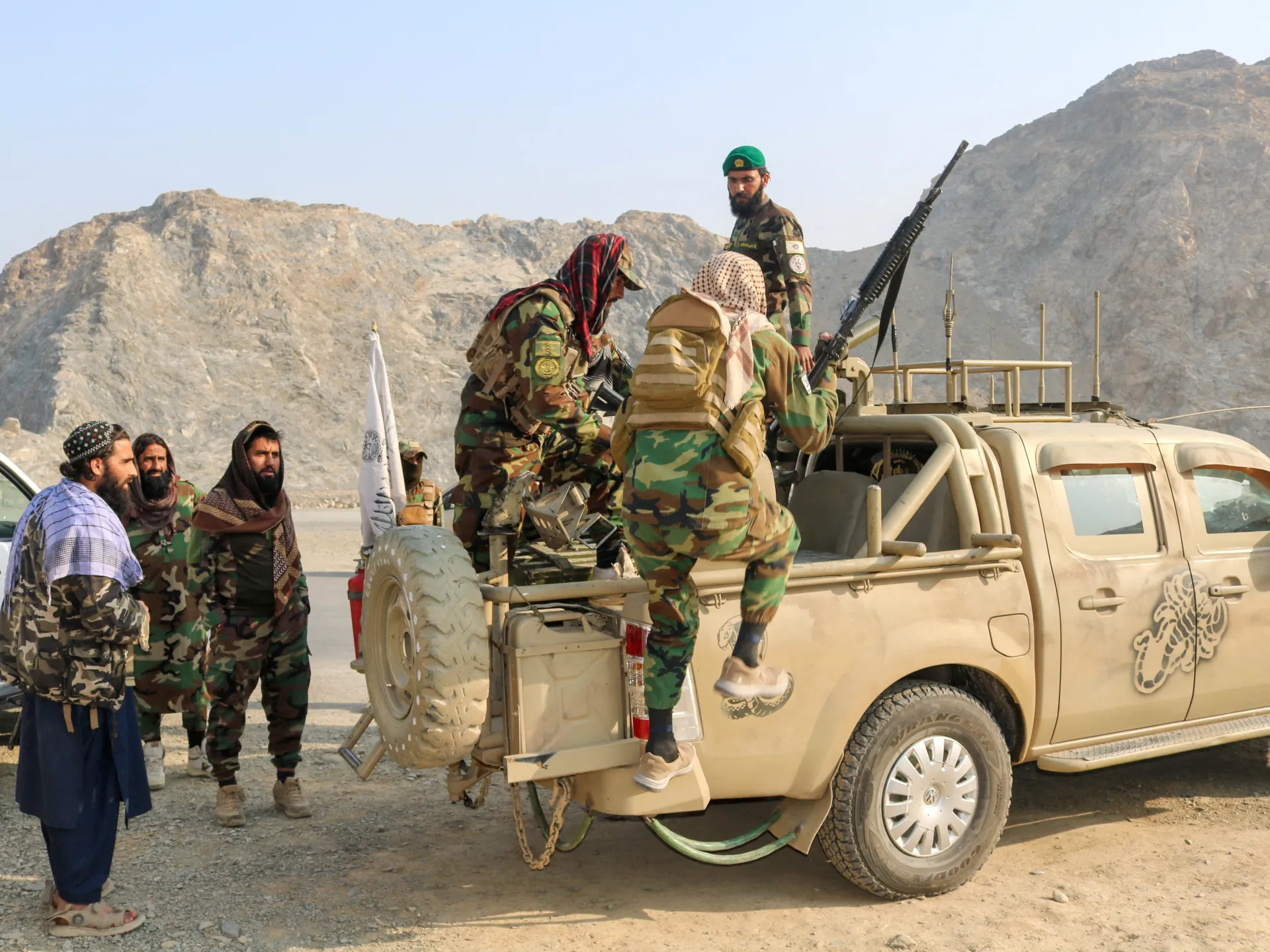 Pakistan Afghanistan open war military strikes and Durand Line