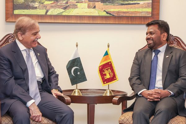 Leaders discuss the upcoming Pakistan-India cricket match during a phone call.