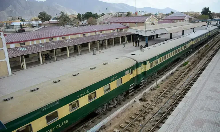 Karachi-Lahore Train Status restored after derailment