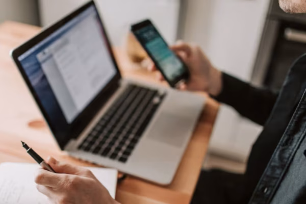 Illustration of WhatsApp Hijacking Pakistan security alert